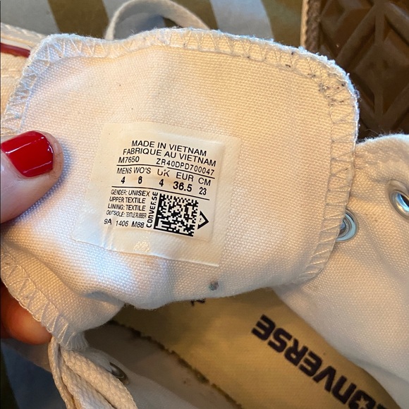 Converse. - Picture 4 of 4